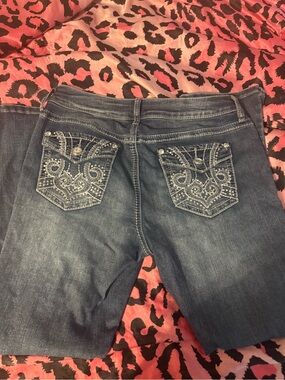 Women's Embroidered Back-Pocket Dark Blue Jeans